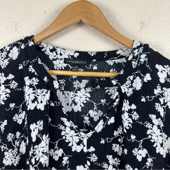 Lane Bryant Black and White Floral Print Tunic Top Size 26/28 Women - Picture 3 of 11